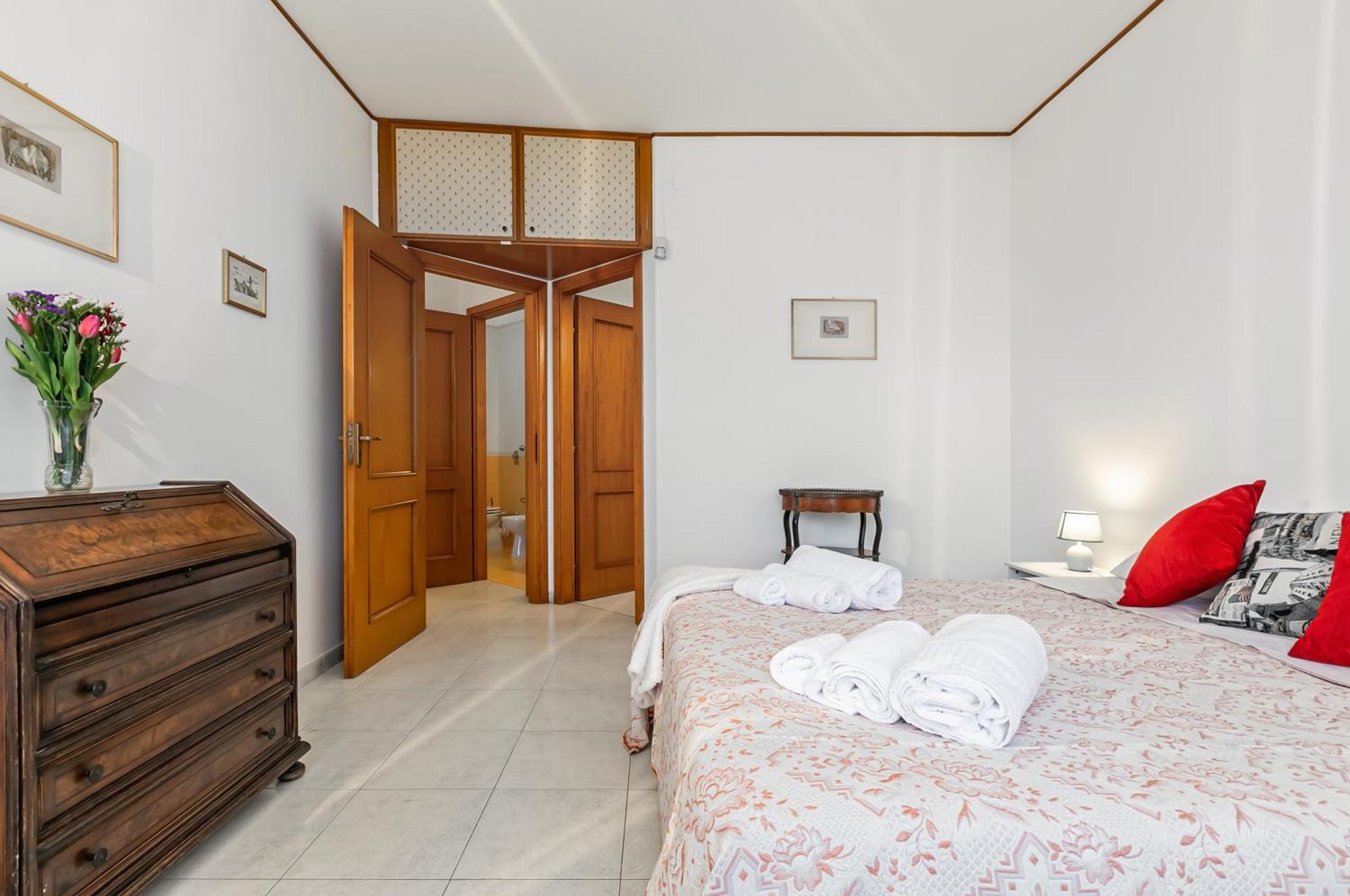 Palazzo Reale & Piazza Indipendenza Roomy Flat Palermo Kültér fotó