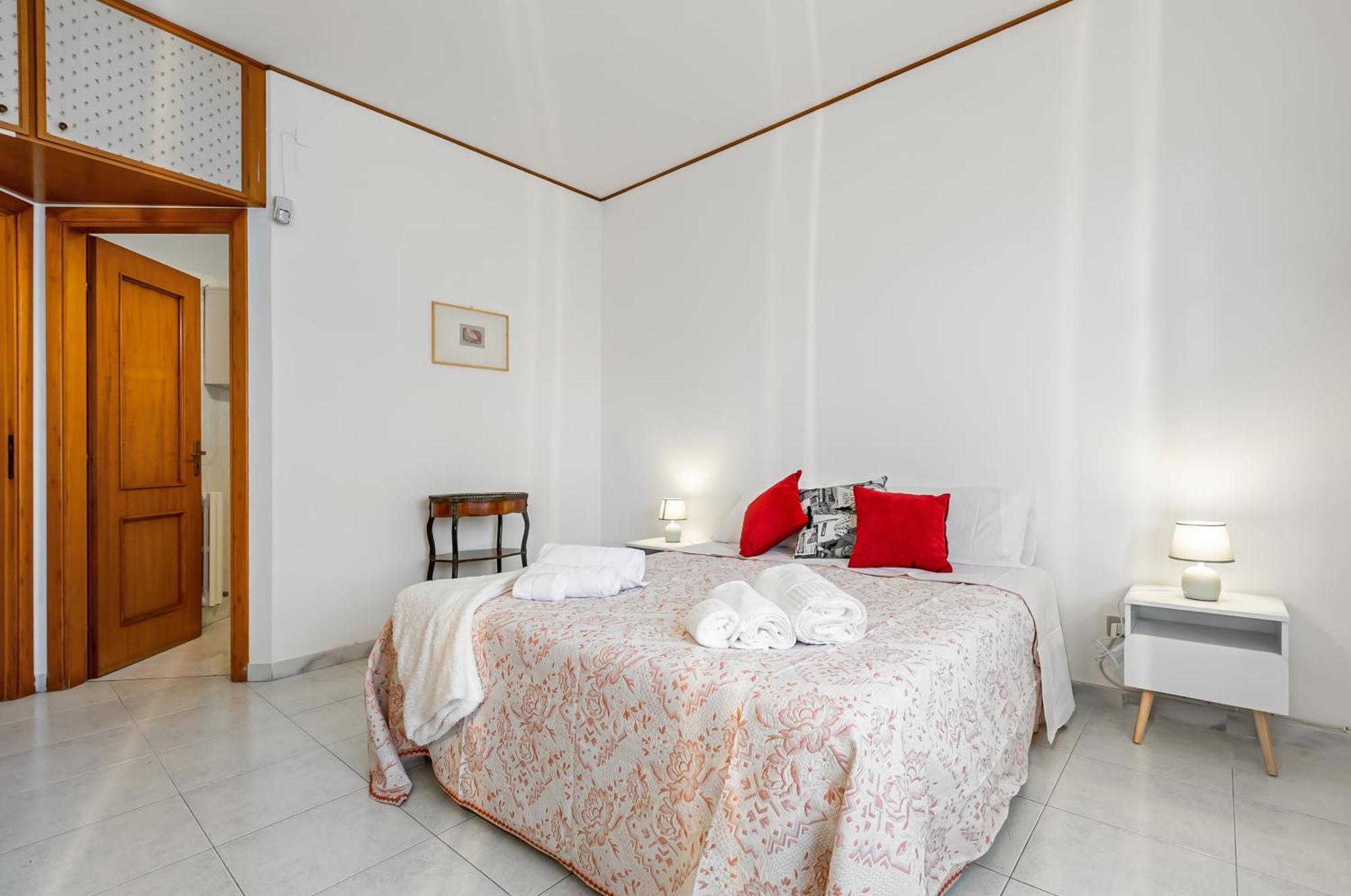 Palazzo Reale & Piazza Indipendenza Roomy Flat Palermo Kültér fotó